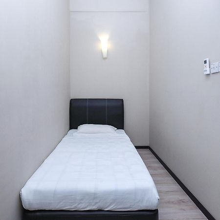 Spot On 89838 Lm Residence Мири Екстериор снимка