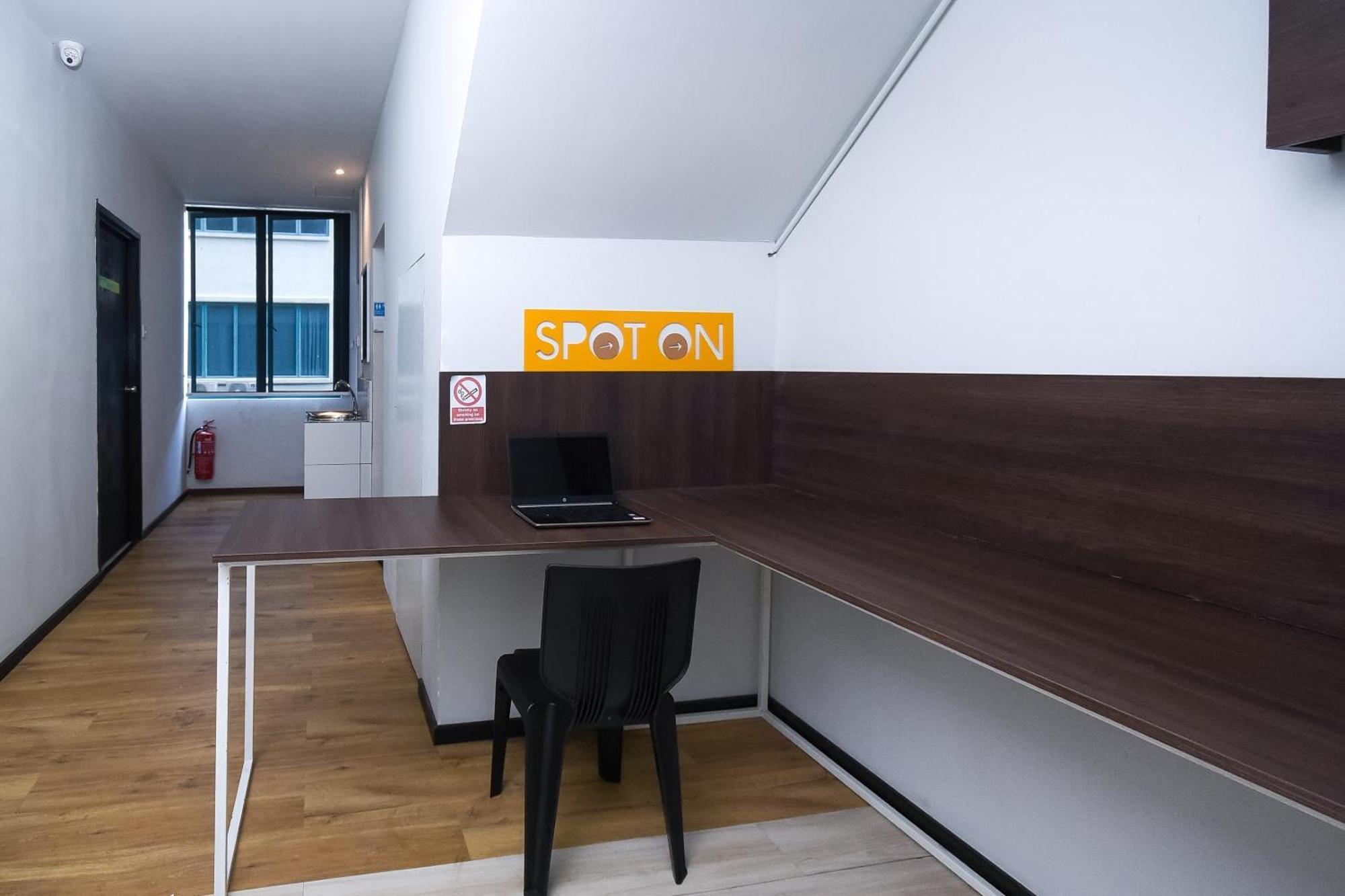 Spot On 89838 Lm Residence Мири Екстериор снимка