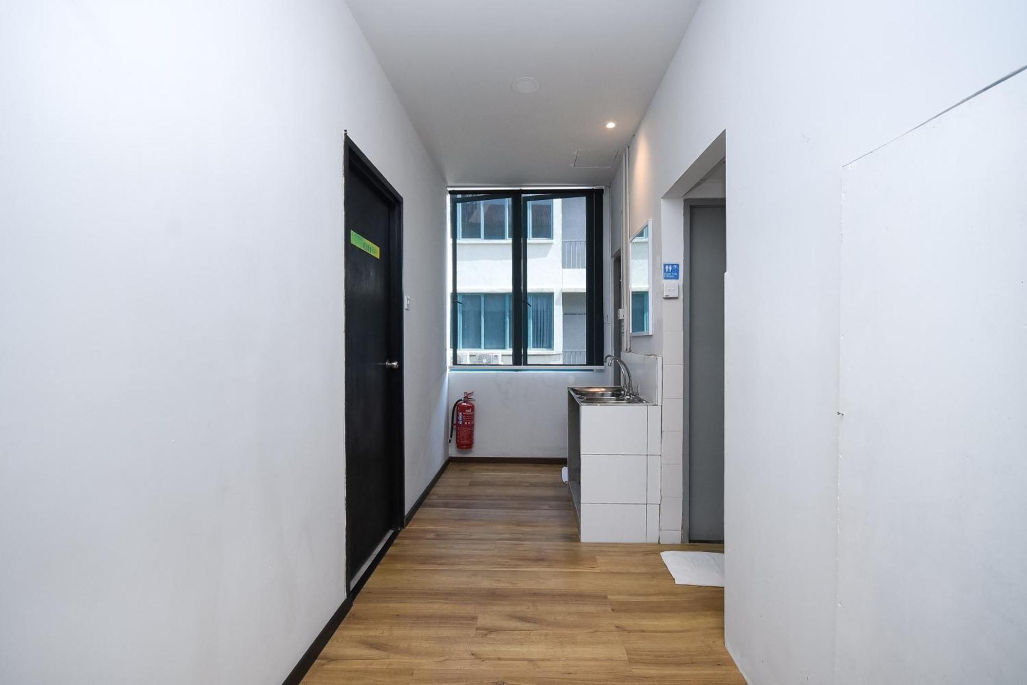 Spot On 89838 Lm Residence Мири Екстериор снимка