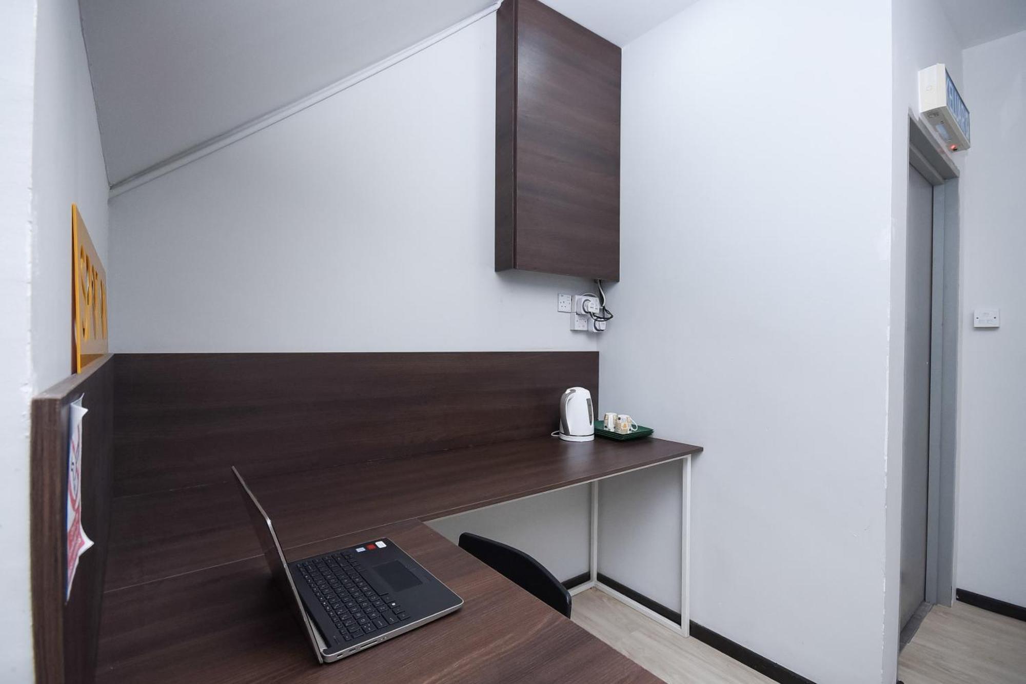 Spot On 89838 Lm Residence Мири Екстериор снимка