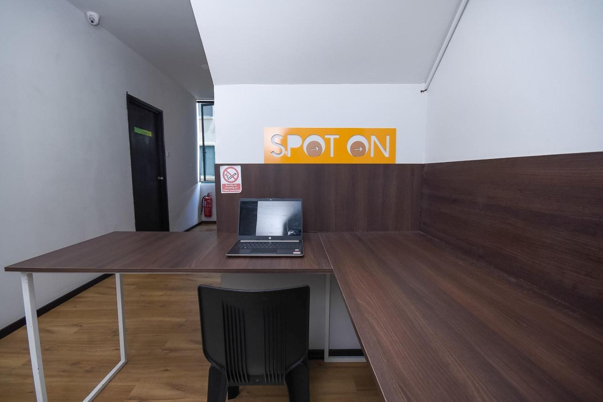 Spot On 89838 Lm Residence Мири Екстериор снимка
