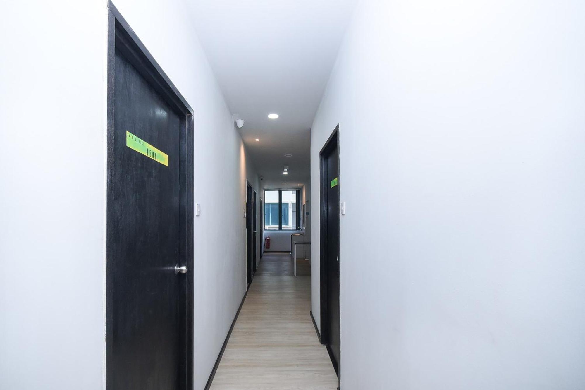 Spot On 89838 Lm Residence Мири Екстериор снимка