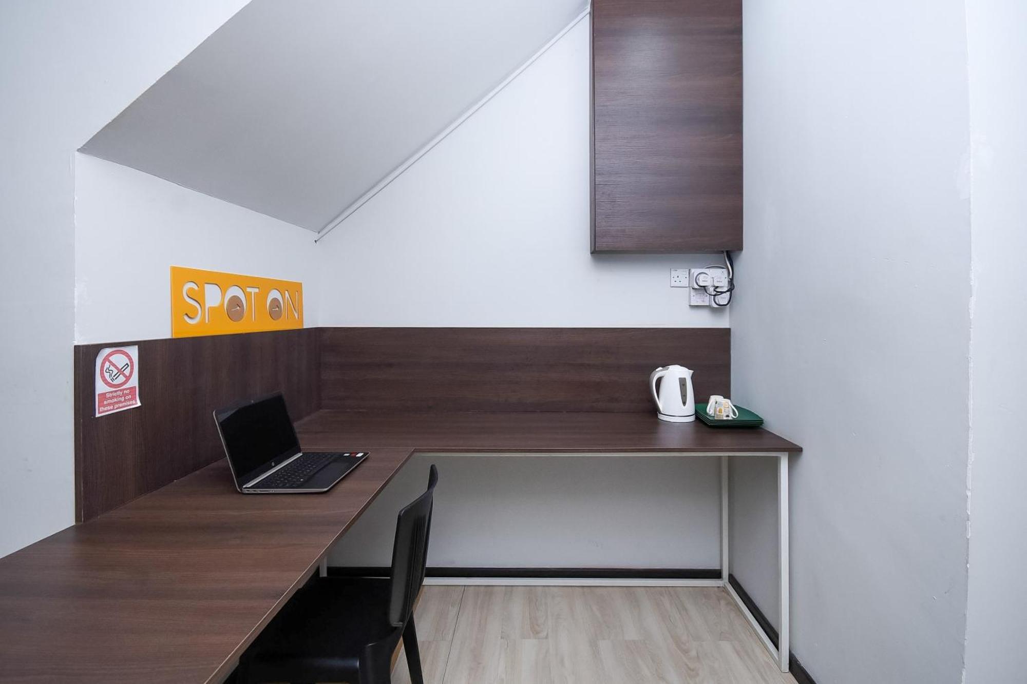 Spot On 89838 Lm Residence Мири Екстериор снимка