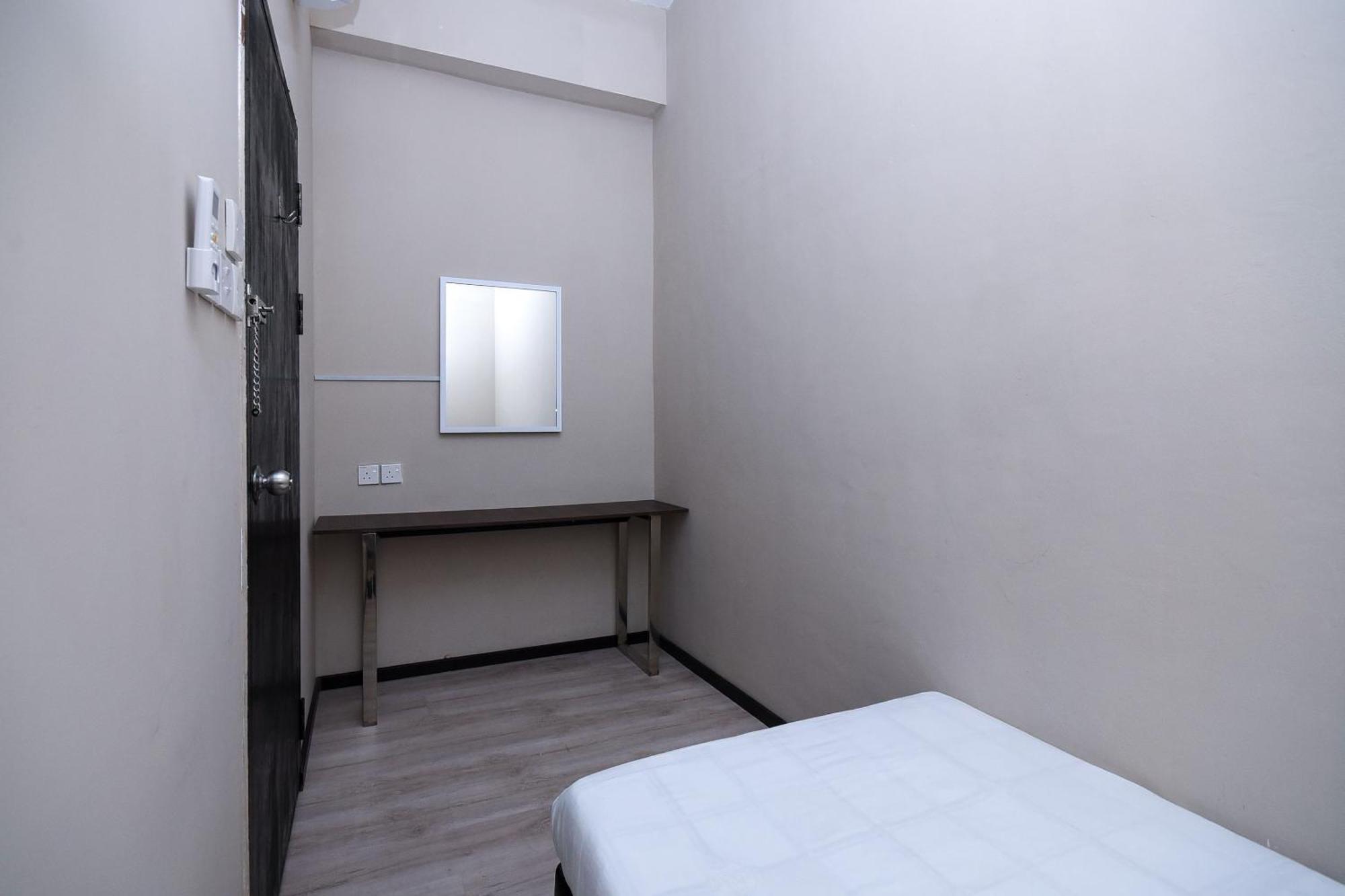 Spot On 89838 Lm Residence Мири Екстериор снимка